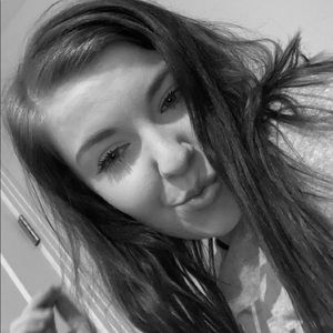 Meet your Posher, Brenna